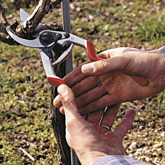 Felco 13 Multipurpose Pruning Shears - Use With 1 Or 2 Hands 5 Felco 13 Multipurpose Pruning Shears - Use With 1 Or 2 Hands - Image 5