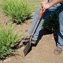 Leonard Classic Full-Strap Spade, D-Grip Handle -Outdoor Garden Store a13m 6 1