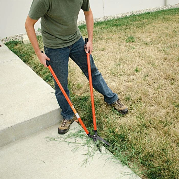 Bahco Long Handled Lawn Shear With Horizontal Cutting Blades 3 Bahco Long Handled Lawn Shear With Horizontal Cutting Blades - Image 3