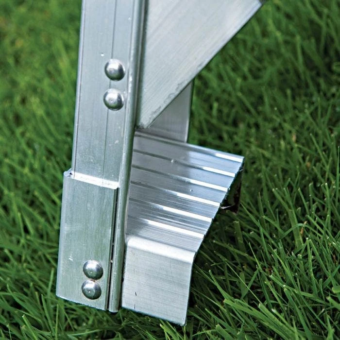 Strathmore 8-Foot Super-Duty Orchard Ladder 2 Strathmore 8-Foot Super-Duty Orchard Ladder - Image 2