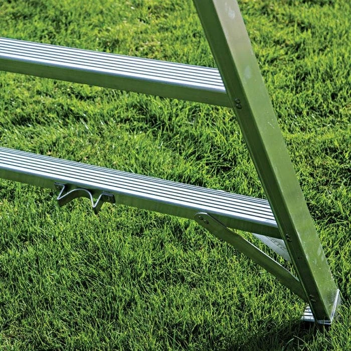 Strathmore 8-Foot Super-Duty Orchard Ladder 4 Strathmore 8-Foot Super-Duty Orchard Ladder - Image 4